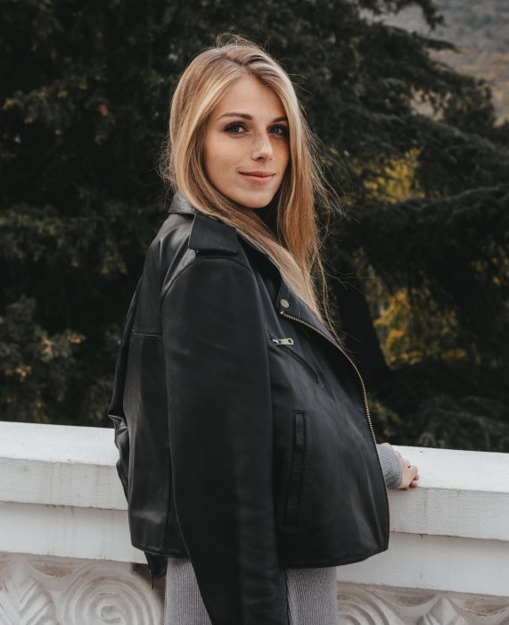Антонян Мария